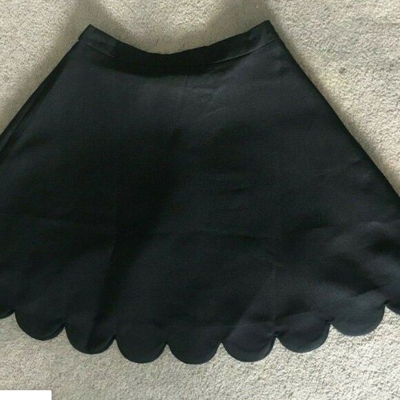 English Factory Black Scalloped Hem Skirt Size S N - Picture 4 of 4